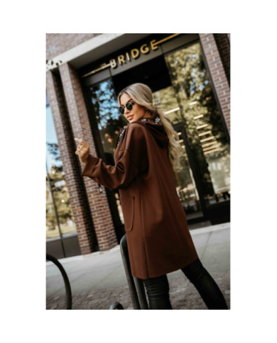 Ležérny kabát so zipsom a módnymi detailmi – čokoládovo hnedý