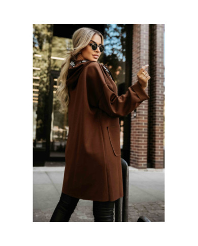 Ležérny kabát so zipsom a módnymi detailmi – čokoládovo hnedý
