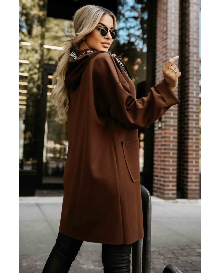Ležérny kabát so zipsom a módnymi detailmi – čokoládovo hnedý