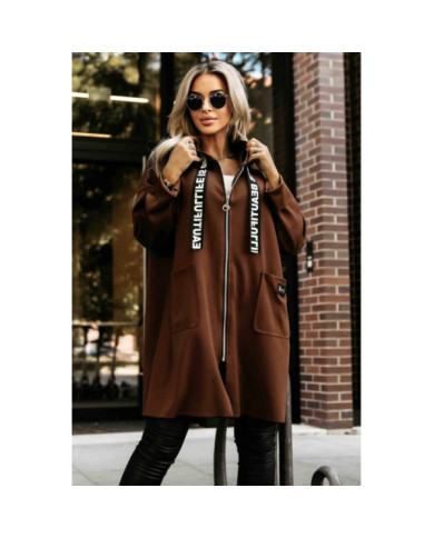 Ležérny kabát so zipsom a módnymi detailmi – čokoládovo hnedý
