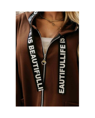 Ležérny kabát so zipsom a módnymi detailmi – čokoládovo hnedý